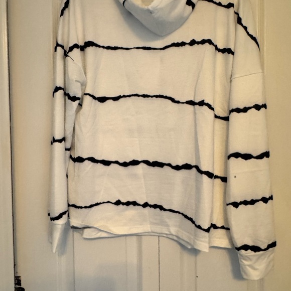 Women's Large Hoodie - Picture 4 of 7